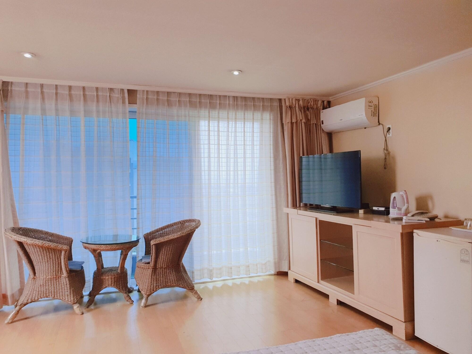 Hotel Good Inn Seogwipo Bagian luar foto