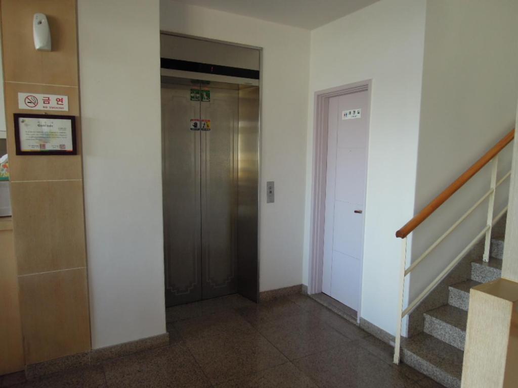 Hotel Good Inn Seogwipo Bagian luar foto