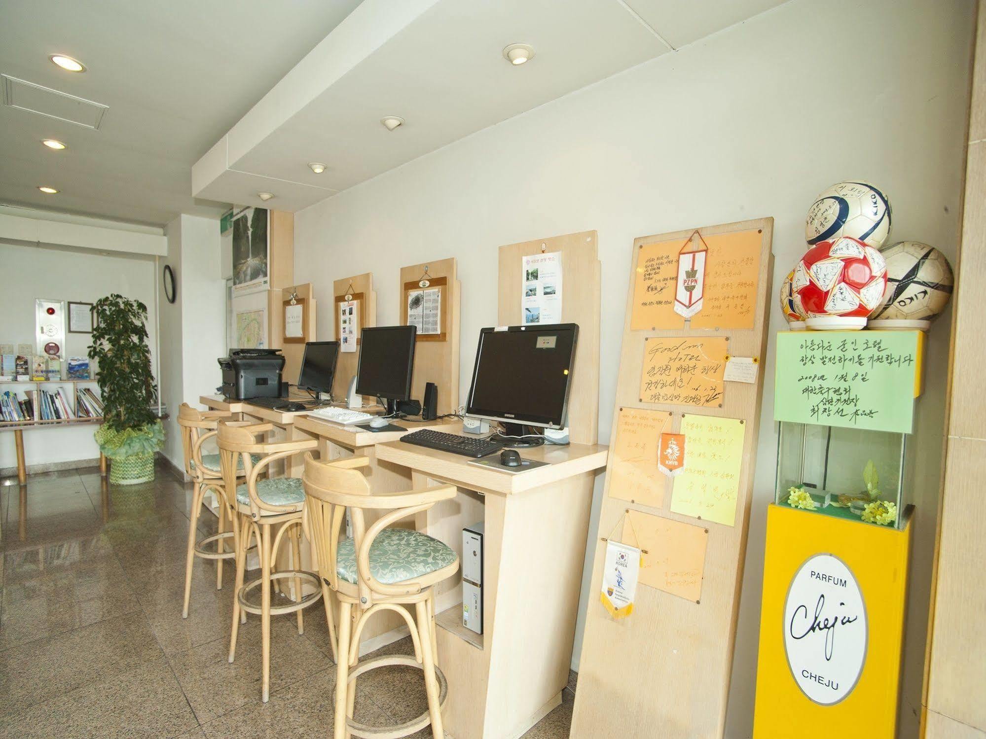 Hotel Good Inn Seogwipo Bagian luar foto